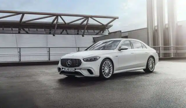 vergisiz-hali-45-milyon-tl-mercedes-benz-s-63-amg-e-performance-tanitildi-erAsgkRI.jpg