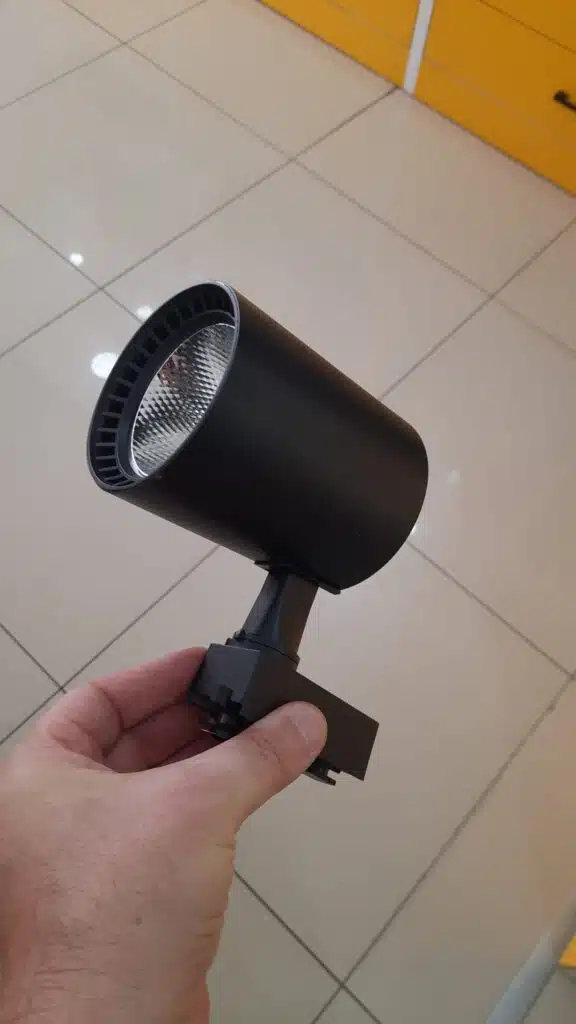 Raylı LED Spotlar İşe Yarar mı? 1 | İnceleriz Bilinçli Tüketici Rehberi: Tarafsız Ürün, Yapay Zeka ve Teknoloji İncelemeleri Rayli LED Spot